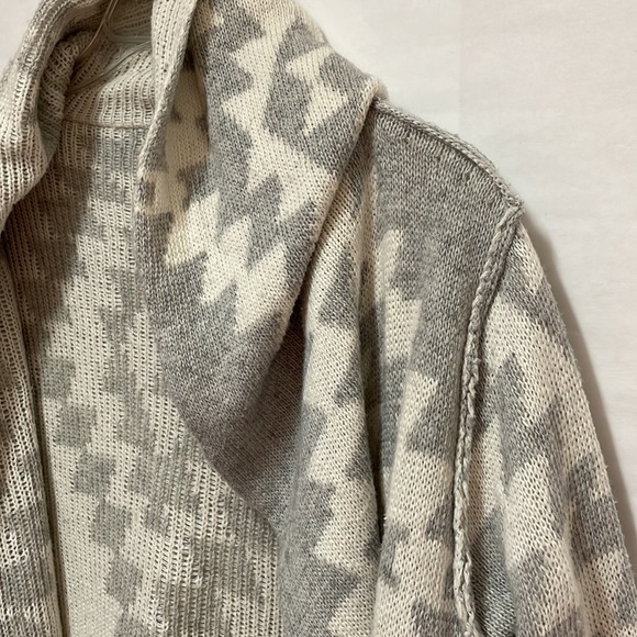 Woven ❤️ Heart Cardigan Sweater - Small - Picture 7 of 11